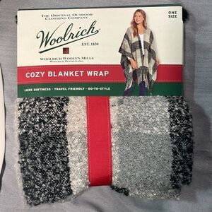 New Unused Woolrich Cozy Blanket Wrap- black/gray